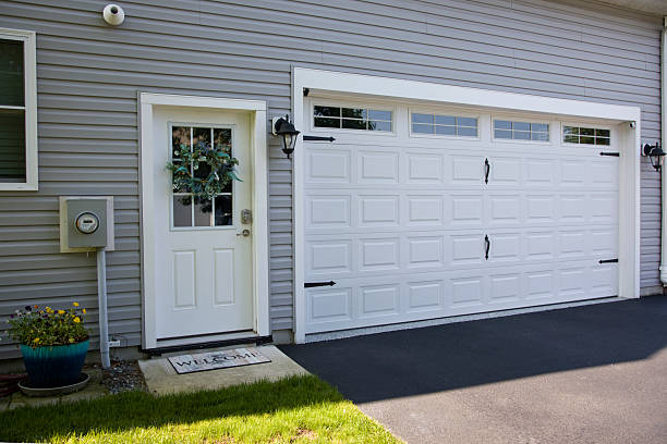 24/7 Emergency Garage Door Panel Replacement experts in Vermillion County County, IN